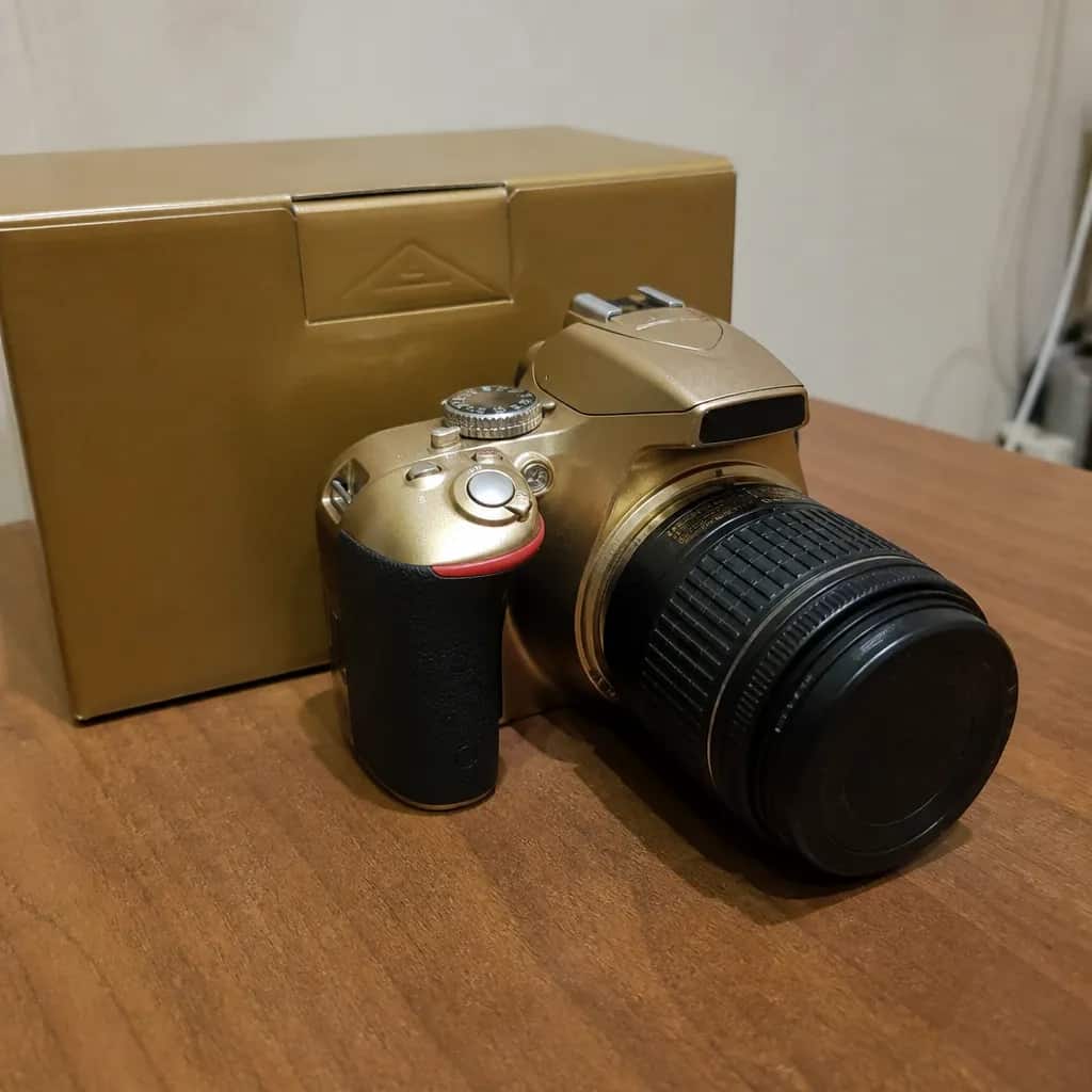 Nikon D5600 جديد بالعلبة
