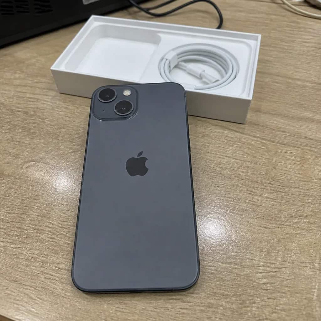 iPhone 13 128GB مستعمل بحالة ممتازة