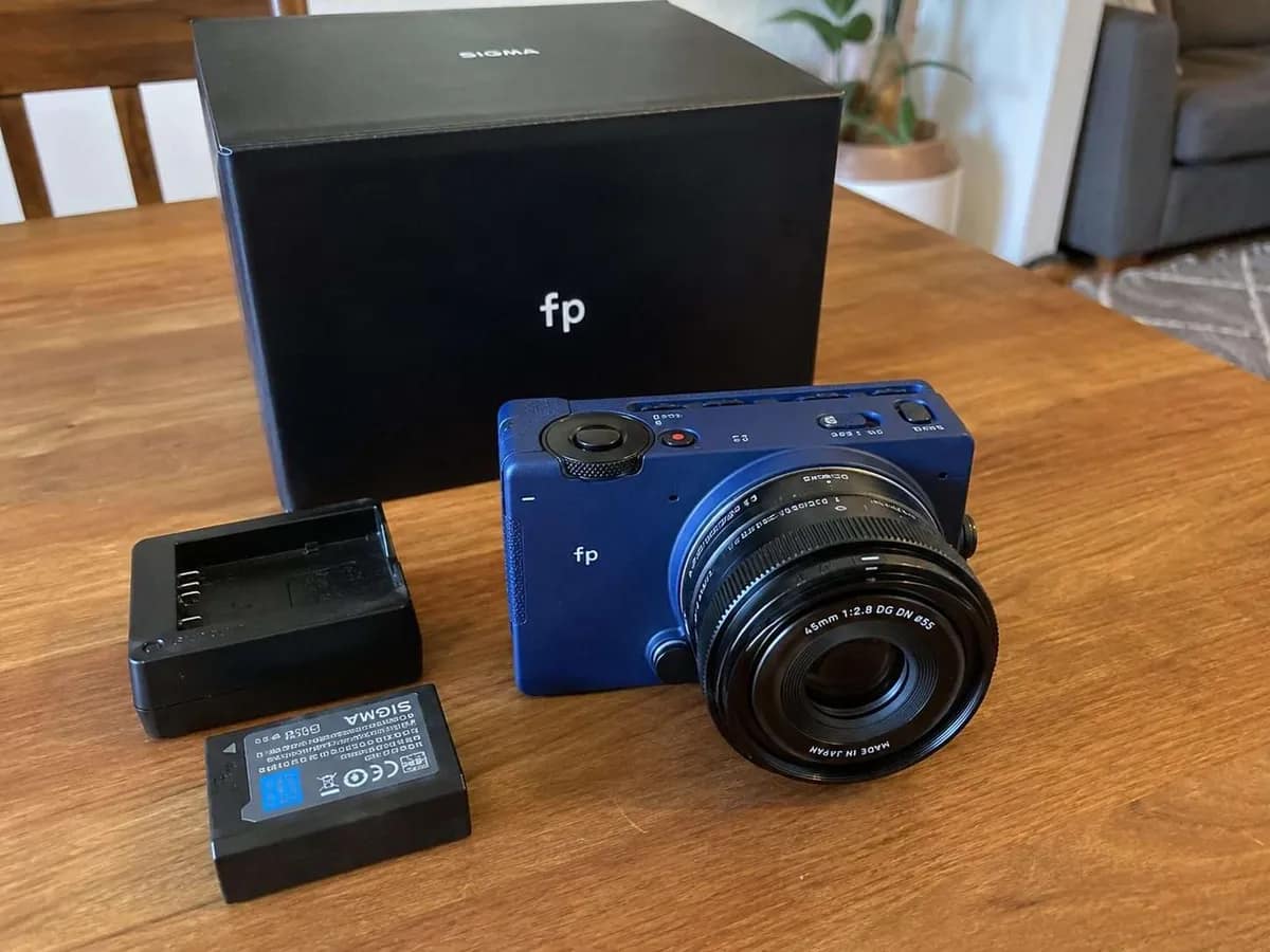 Sigma fp مستعمل بحالة ممتازة