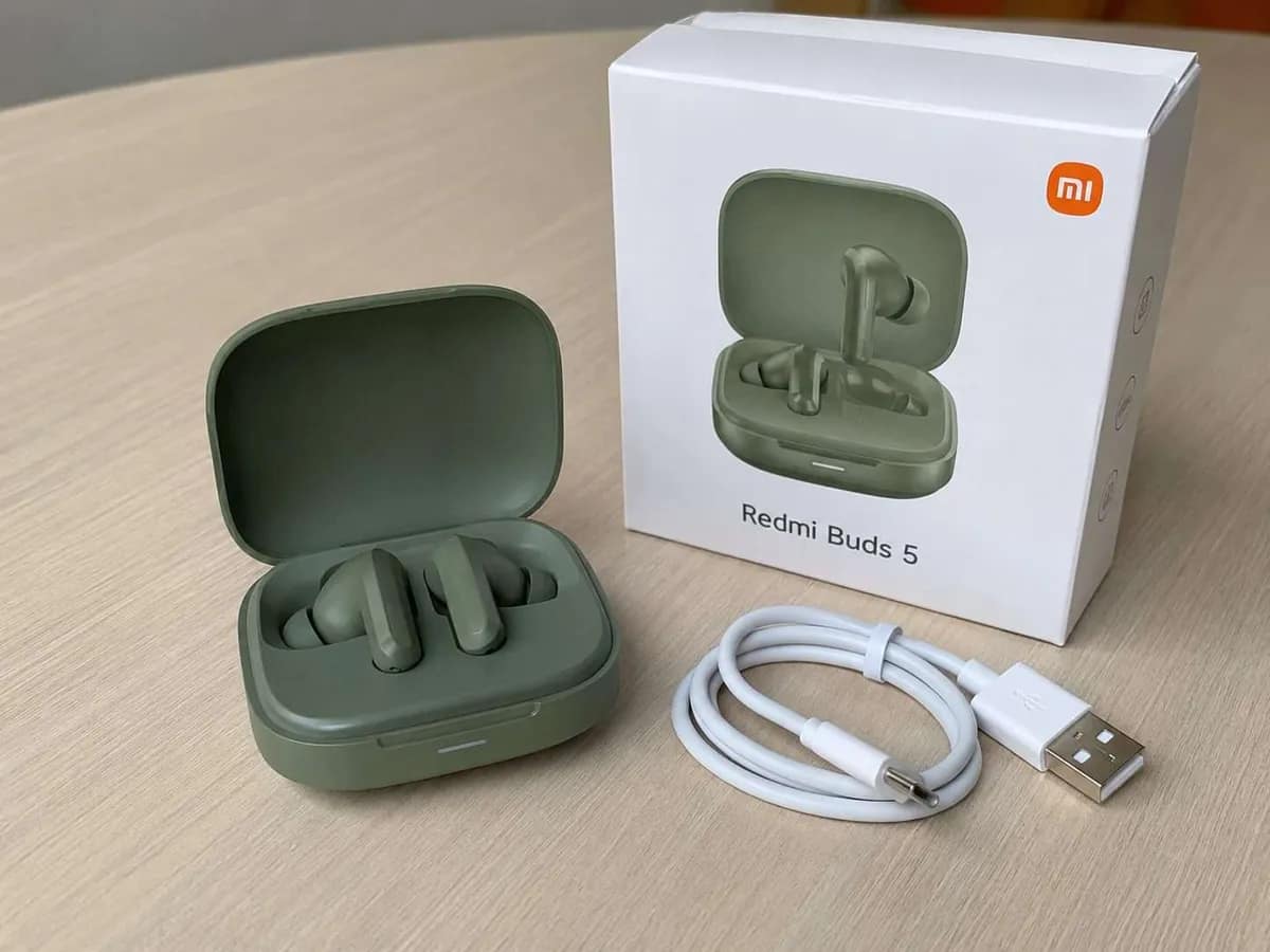 Redmi Buds 5 مستعمل بحالة ممتازة