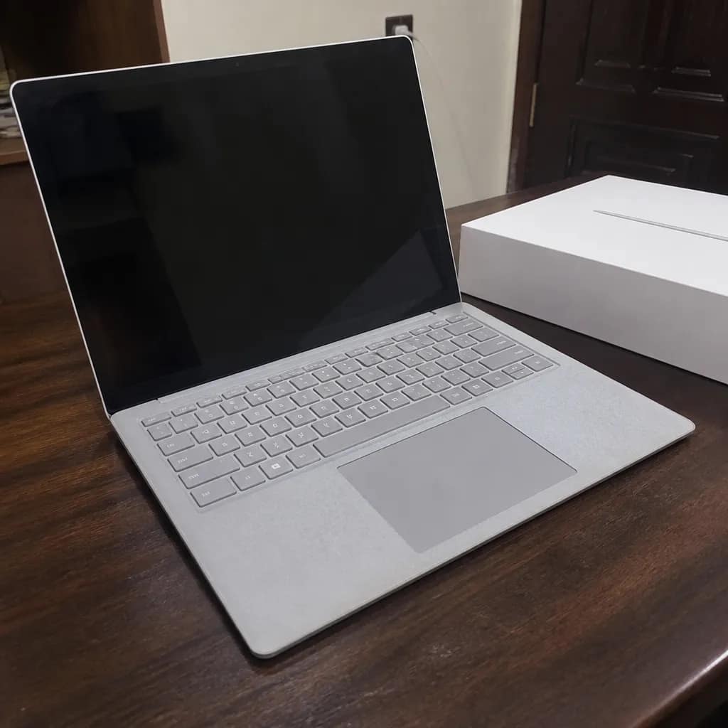 Surface Laptop 4 مستعمل بحالة ممتازة
