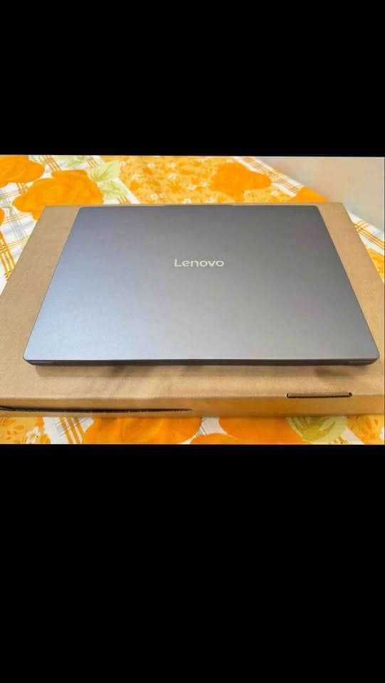 Lenovo IdeaPad Slim 3 15IRH10